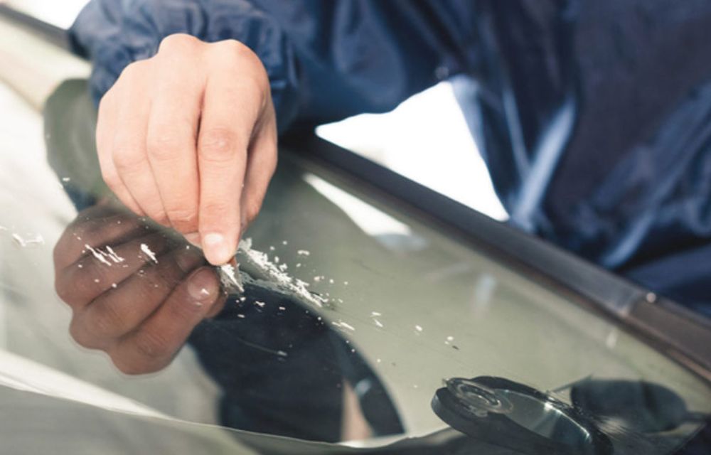 How Can You Safely Remove Car Glass Scratches at Home?